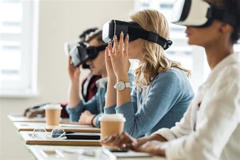 crystalized reality|A virtual reality classroom to teach and explore crystal solid state .